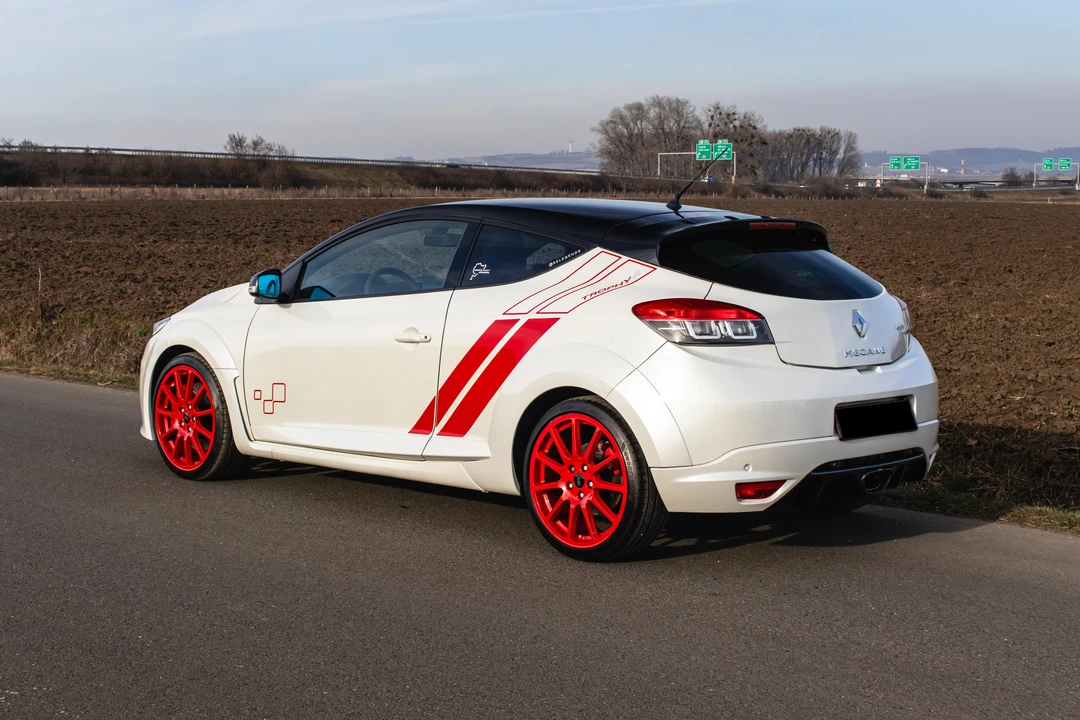 2015 Renault Megane RS II 3rd Gen - Image 7 of 31