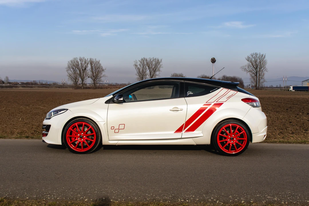 2015 Renault Megane RS II 3rd Gen - Image 8 of 31
