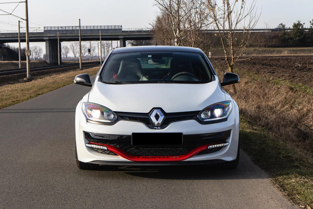 2015 Renault Megane RS II 3rd Gen - Image 2 of 31