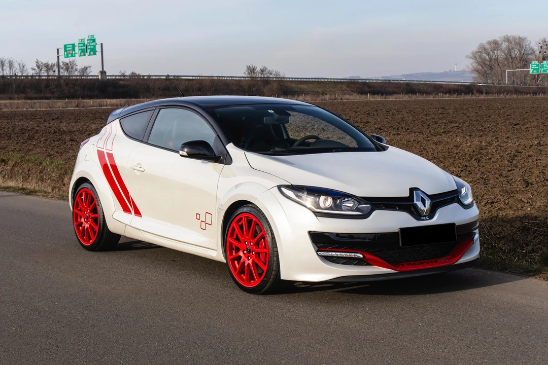 2015 Renault Megane RS II 3rd Gen - Image 3 of 31
