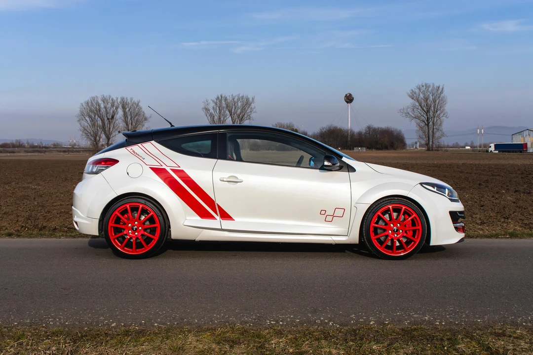 2015 Renault Megane RS II 3rd Gen - Image 4 of 31