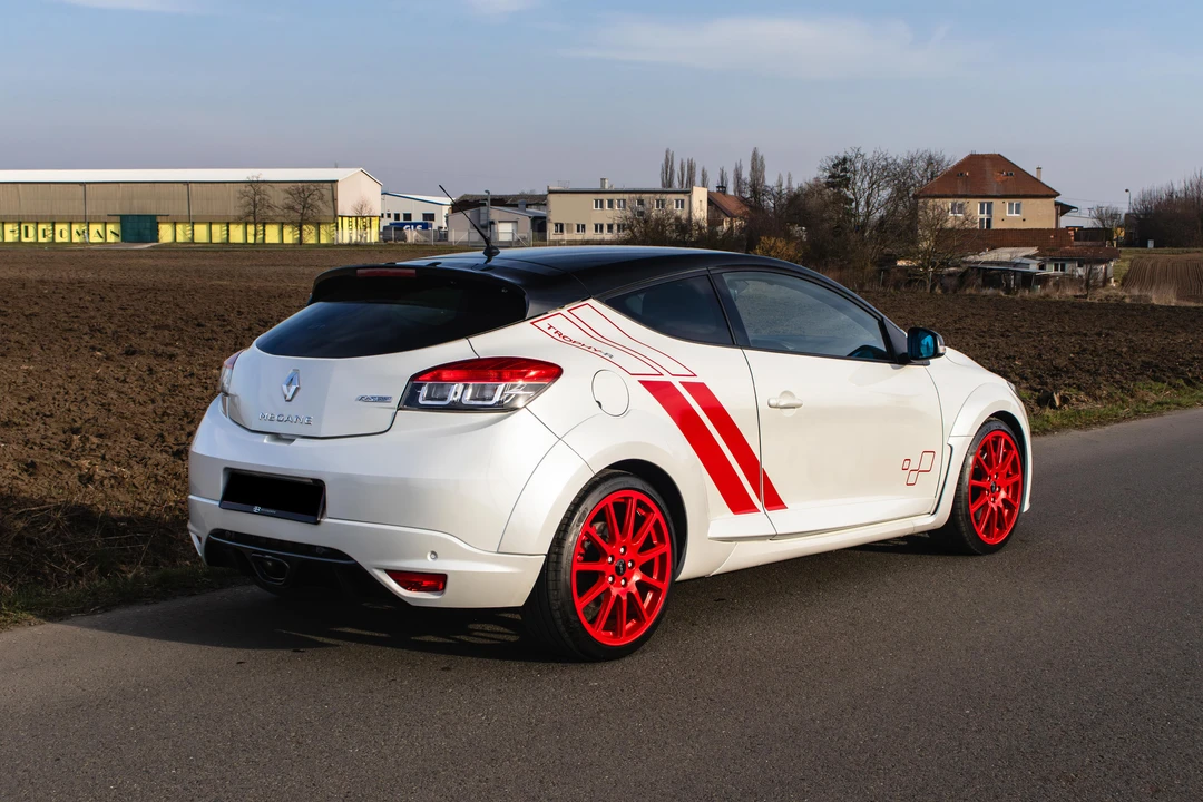 2015 Renault Megane RS II 3rd Gen - Image 5 of 31