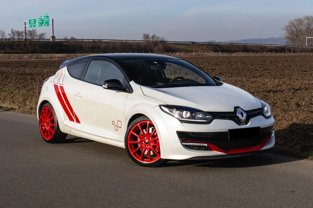 2015 Renault Megane RS II 3rd Gen - Image 11 of 31