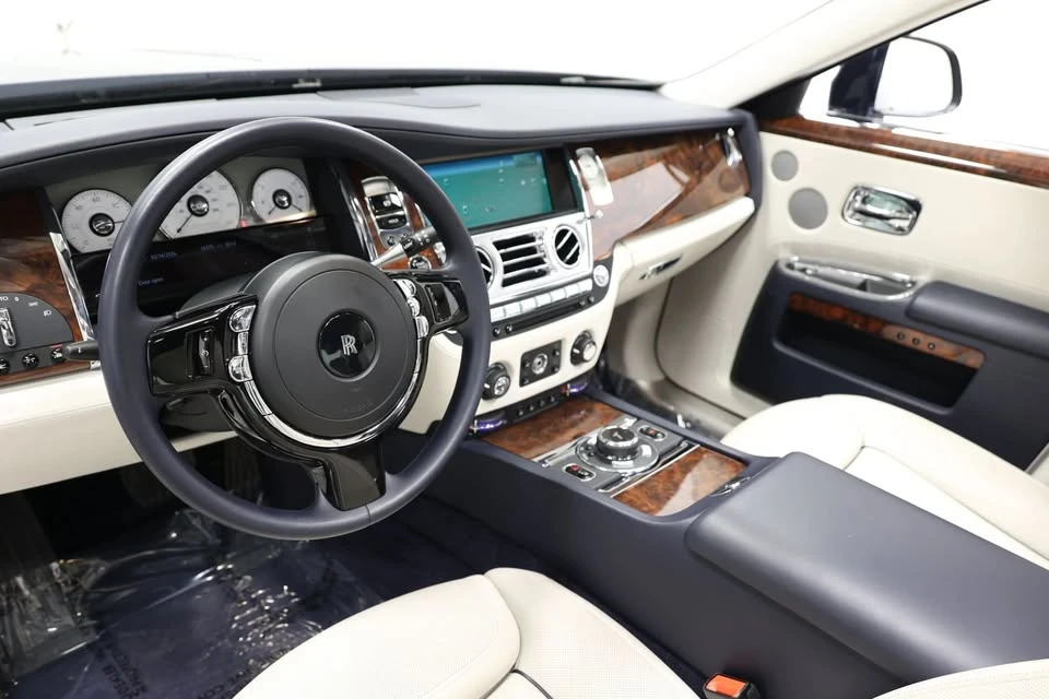 2015 Rolls-Royce Ghost 1st Gen - Image 2 of 20