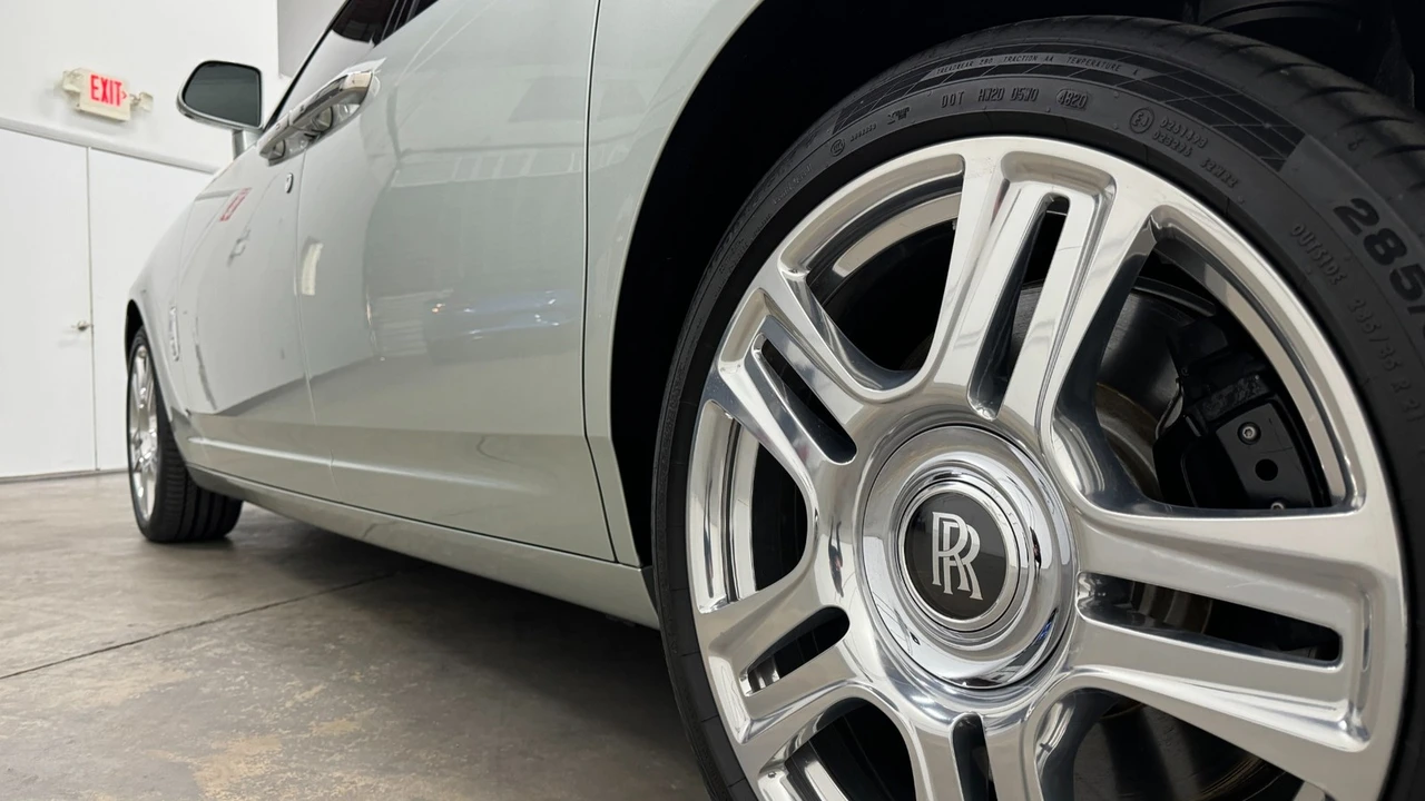2015 Rolls-Royce Ghost 1st Gen - Image 18 of 21