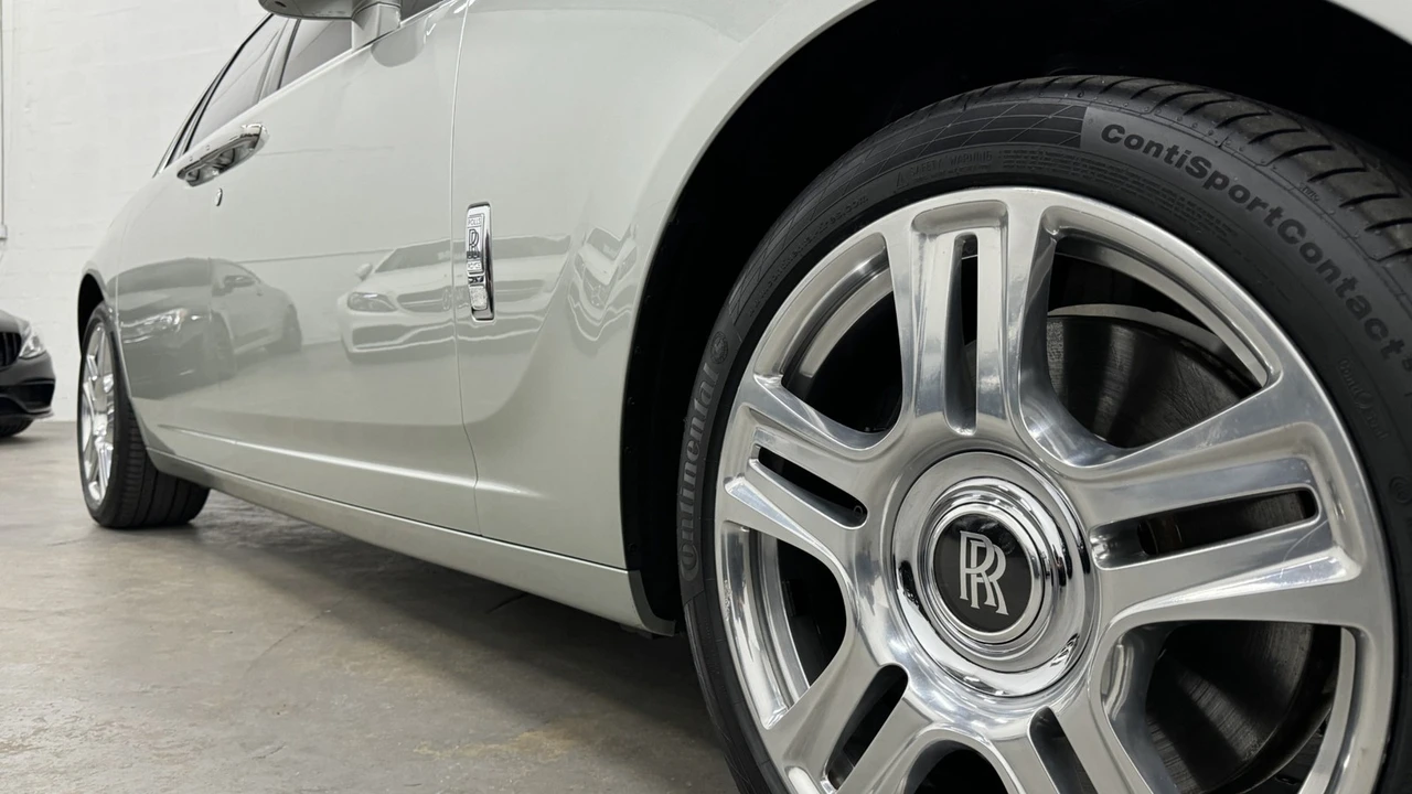 2015 Rolls-Royce Ghost 1st Gen - Image 5 of 21