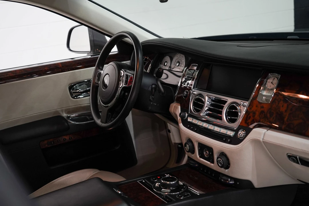 2015 Rolls-Royce Ghost 1st Gen - Image 17 of 31