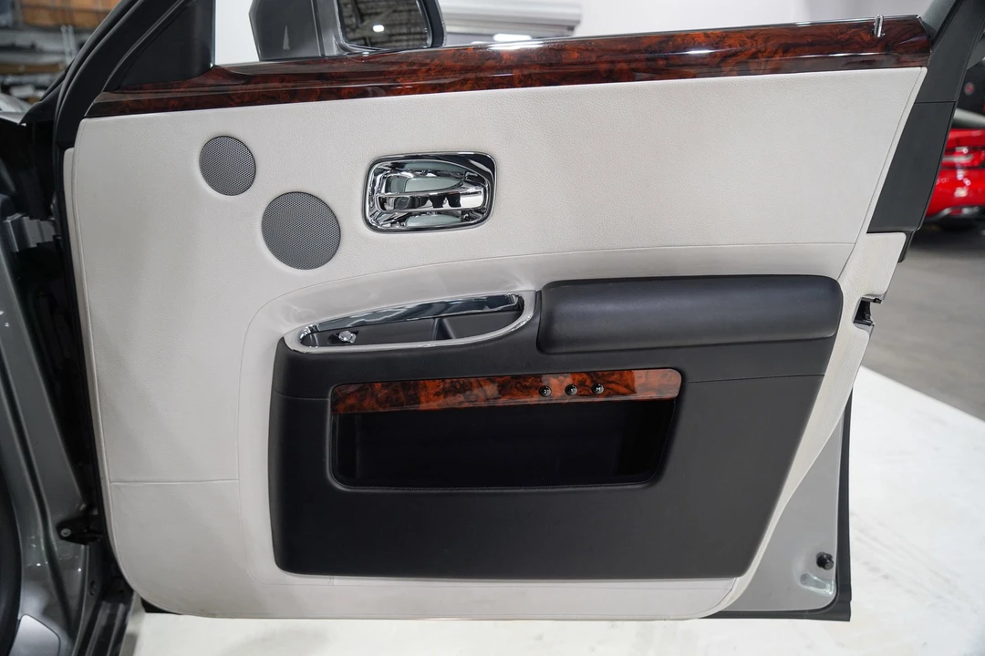 2015 Rolls-Royce Ghost 1st Gen - Image 19 of 31