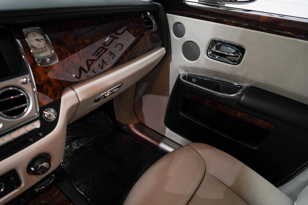 2015 Rolls-Royce Ghost 1st Gen - Image 13 of 31