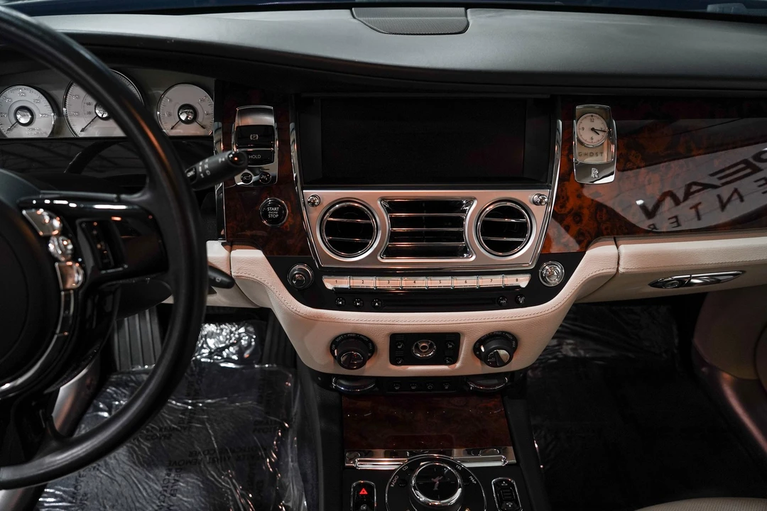 2015 Rolls-Royce Ghost 1st Gen - Image 11 of 31