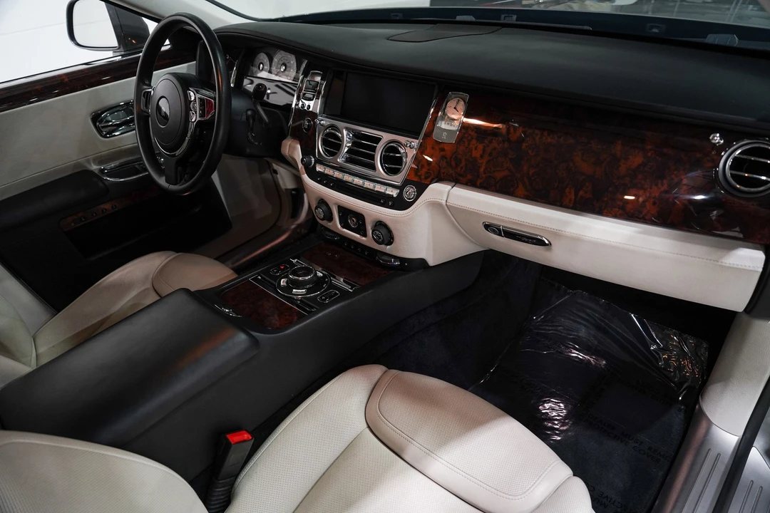 2015 Rolls-Royce Ghost 1st Gen - Image 16 of 31