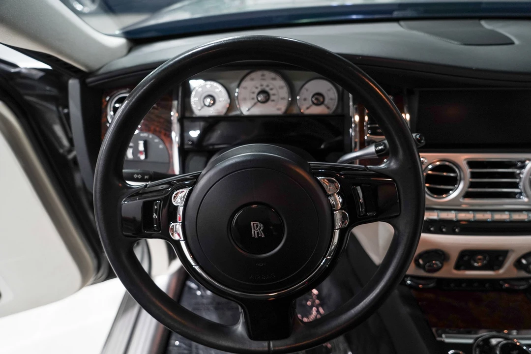 2015 Rolls-Royce Ghost 1st Gen - Image 10 of 31
