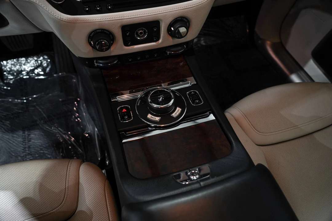 2015 Rolls-Royce Ghost 1st Gen - Image 12 of 31