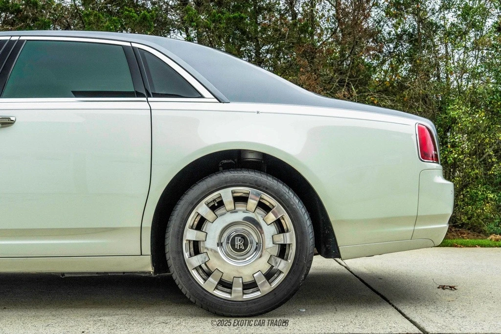 2015 Rolls-Royce Ghost 1st Gen - Image 5 of 12
