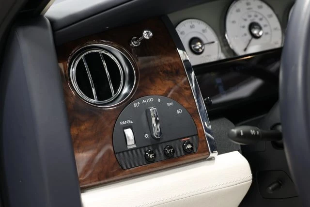 2015 Rolls-Royce Ghost 1st Gen - Image 27 of 31