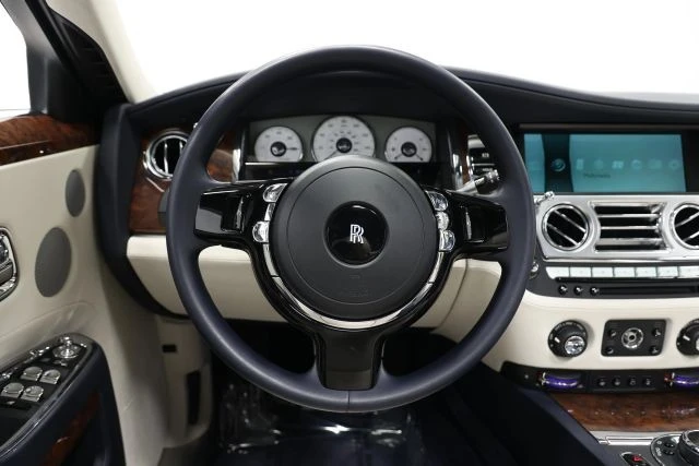 2015 Rolls-Royce Ghost 1st Gen - Image 28 of 31