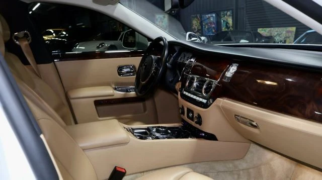 2015 Rolls-Royce Ghost 1st Gen - Image 17 of 19