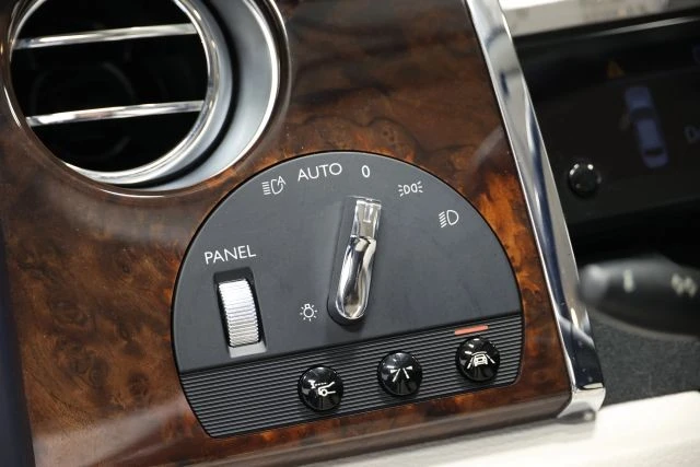 2015 Rolls-Royce Ghost 1st Gen - Image 22 of 31
