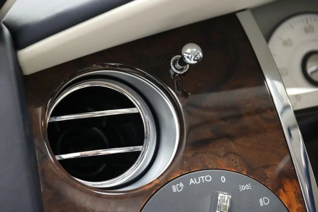2015 Rolls-Royce Ghost 1st Gen - Image 21 of 31