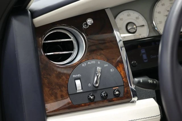 2015 Rolls-Royce Ghost 1st Gen - Image 20 of 31