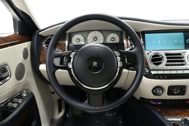 2015 Rolls-Royce Ghost 1st Gen - Image 23 of 31