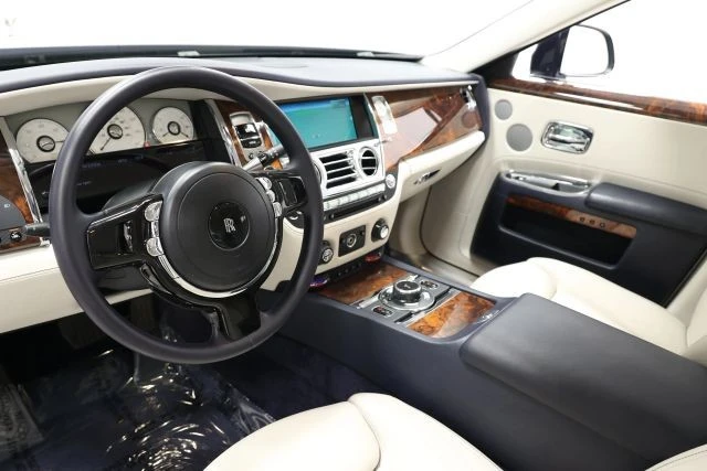 2015 Rolls-Royce Ghost 1st Gen - Image 2 of 31