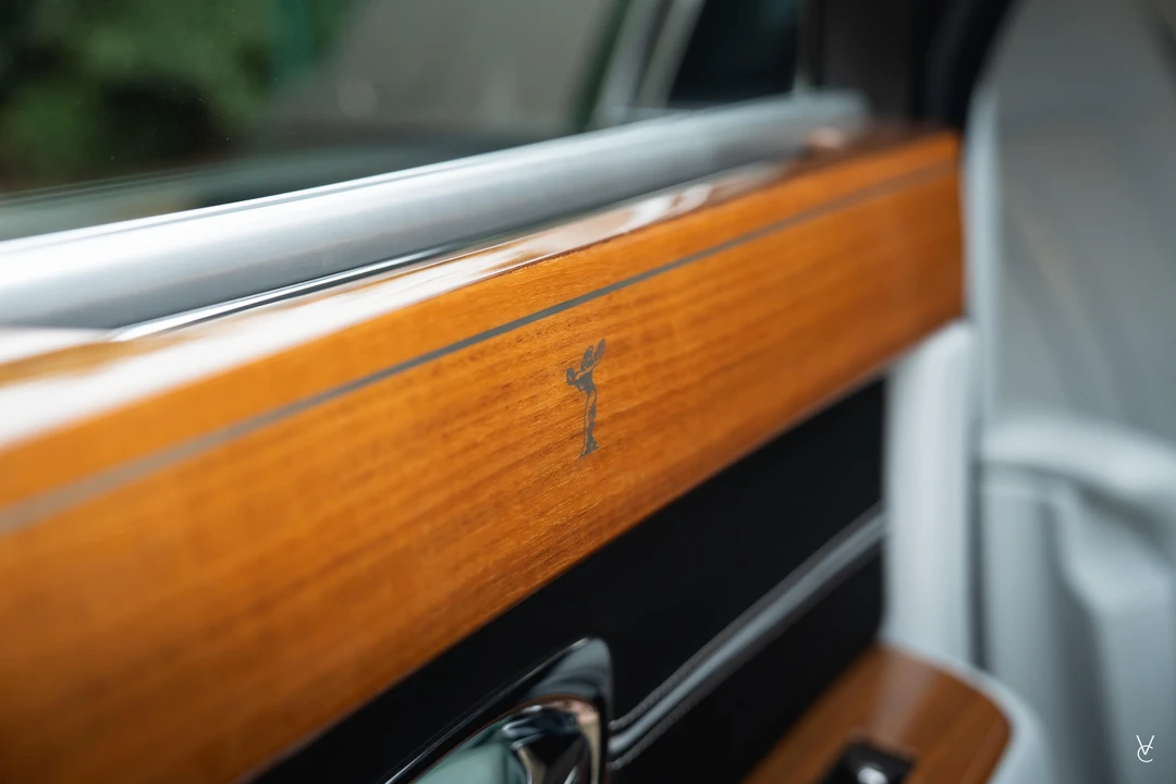 2015 Rolls-Royce Phantom VIII - Image 2 of 31
