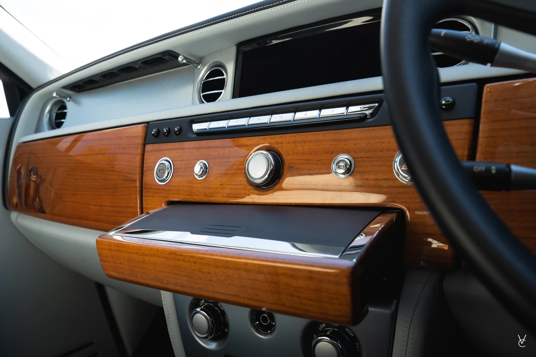 2015 Rolls-Royce Phantom VIII - Image 25 of 31