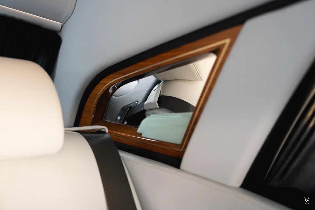 2015 Rolls-Royce Phantom VIII - Image 5 of 31