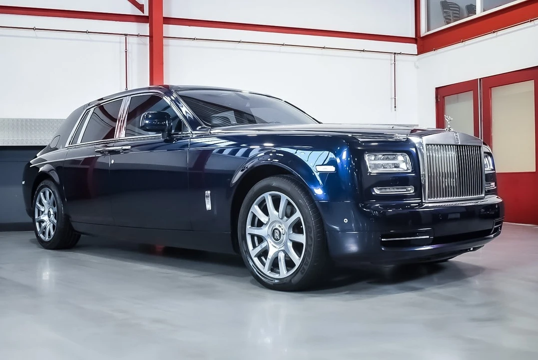 2015 Rolls-Royce Phantom VII - Image 2 of 30