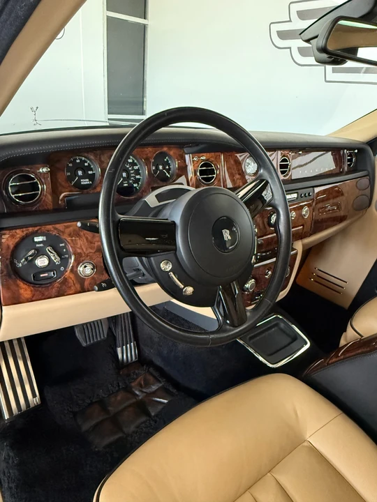 2015 Rolls-Royce Phantom VII - Image 11 of 31