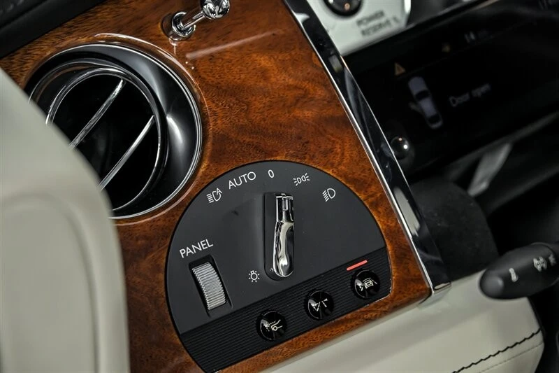 2015 Rolls-Royce Wraith 2nd Gen - Image 27 of 31