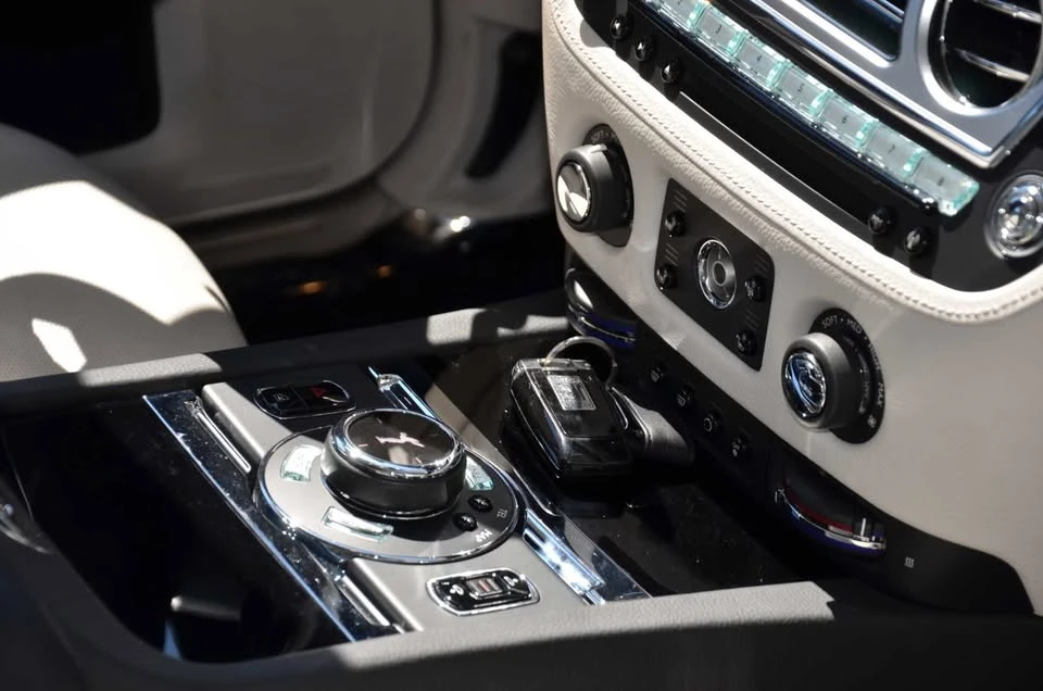 2015 Rolls-Royce Ghost 1st Gen - Image 17 of 18