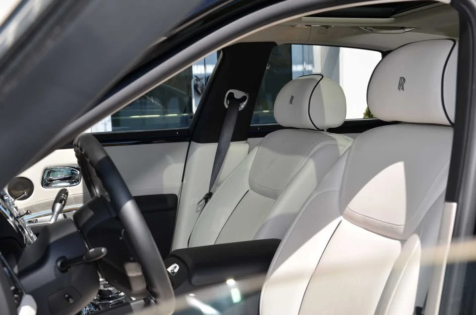 2015 Rolls-Royce Ghost 1st Gen - Image 11 of 18