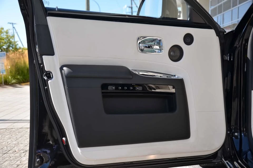 2015 Rolls-Royce Ghost 1st Gen - Image 10 of 18