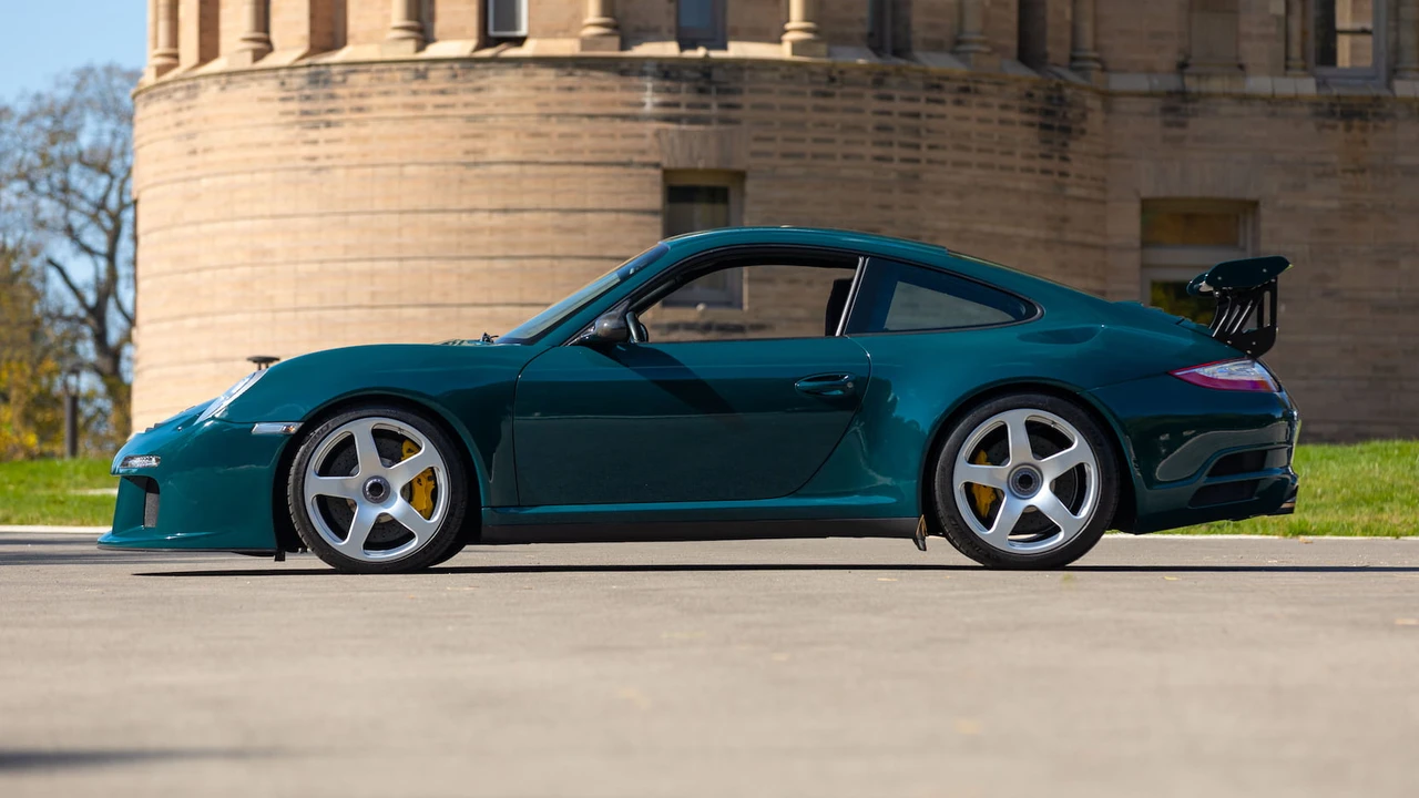 2015 RUF - Image 2 of 31