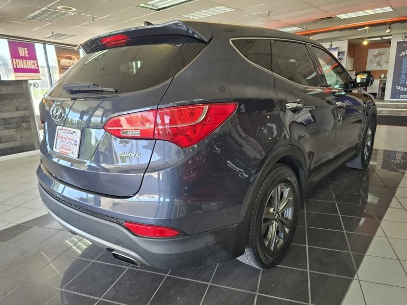 2015 Hyundai Santa Fe - Image 4 of 4