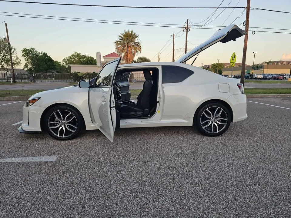 2015 Scion tC - Image 10 of 19
