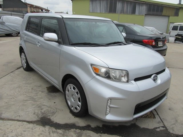 2015 Scion xB - Image 2 of 9