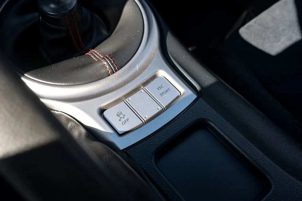 2015 Scion FR-S - Image 4 of 15