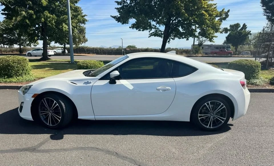 2015 Scion FR-S - Image 2 of 12