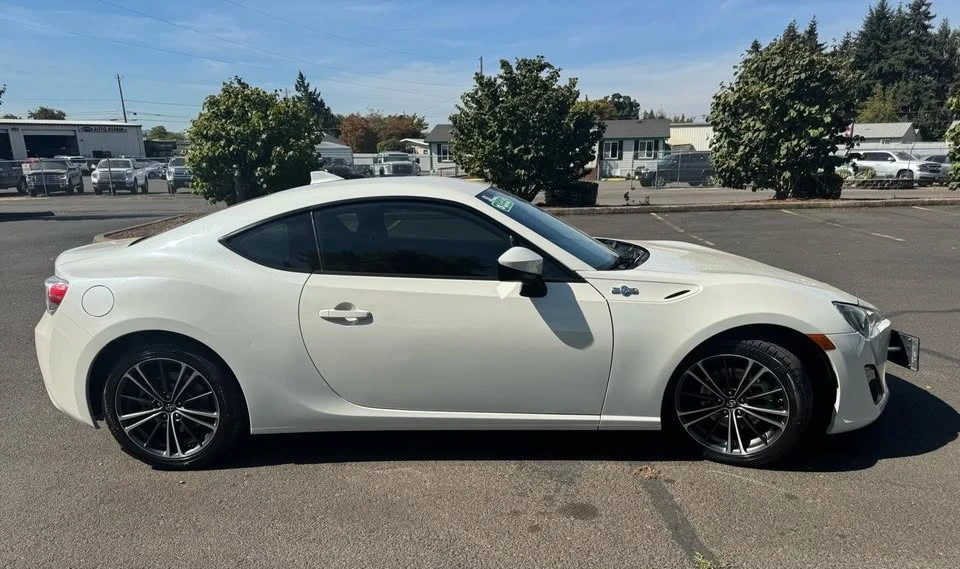2015 Scion FR-S - Image 6 of 12