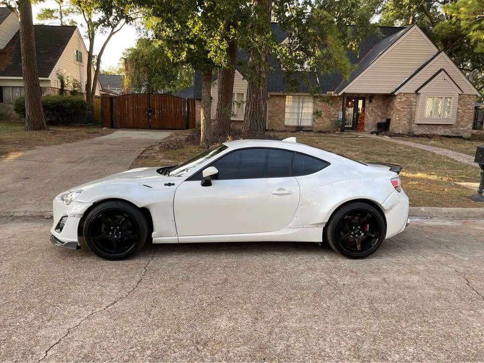2015 Scion FR-S - Image 6 of 17
