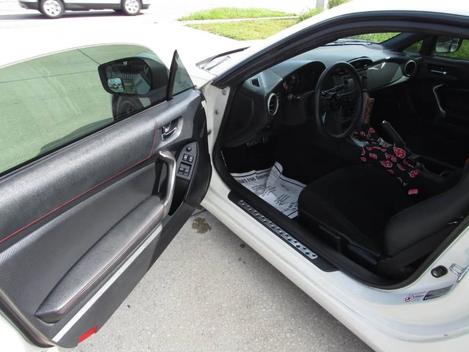 2015 Scion FR-S - Image 2 of 9