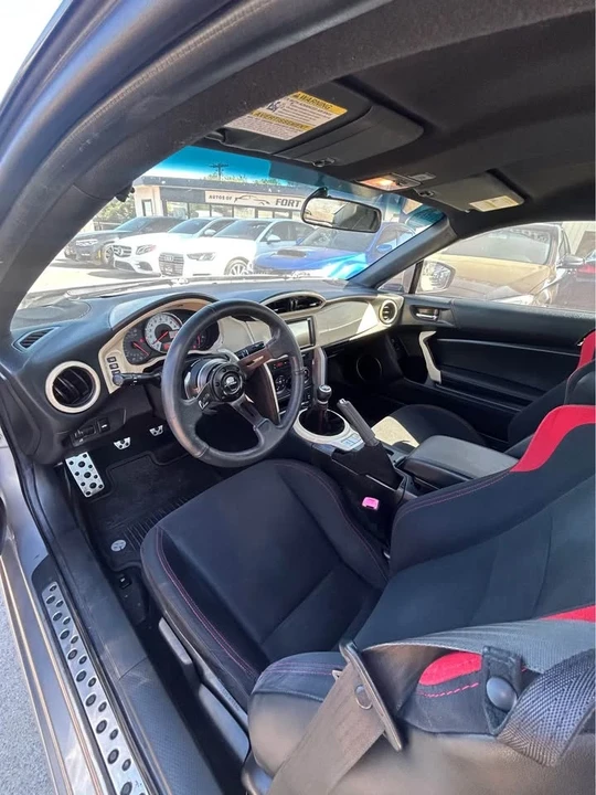 2015 Scion FR-S - Image 4 of 10