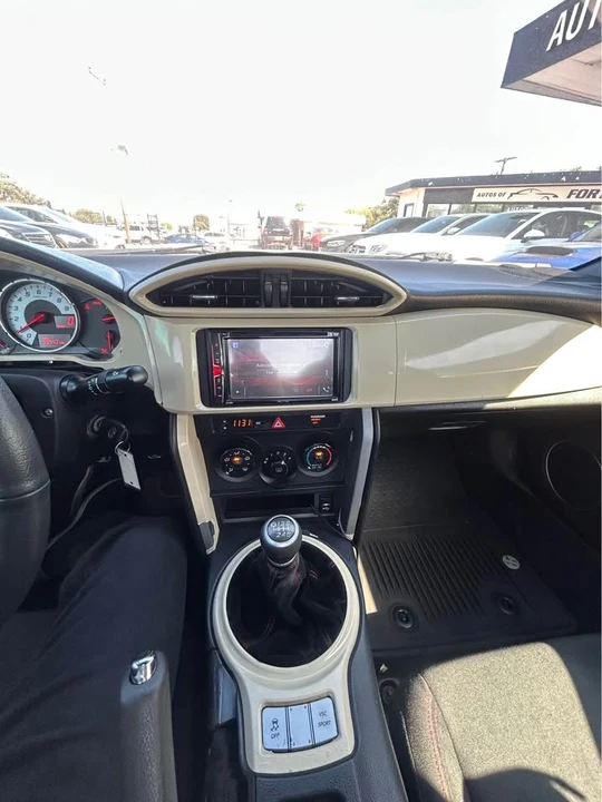 2015 Scion FR-S - Image 7 of 10