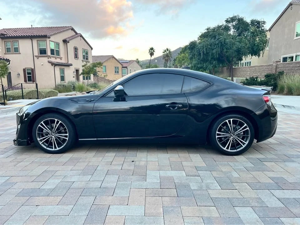 2015 Scion FR-S - Image 2 of 11
