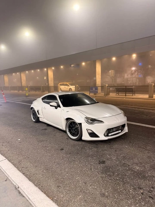 2015 Scion FR-S - Image 2 of 7