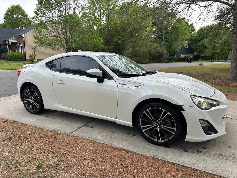 2015 Scion FR-S - Image 4 of 8