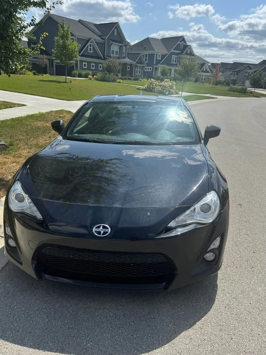 2015 Scion FR-S - Image 2 of 11